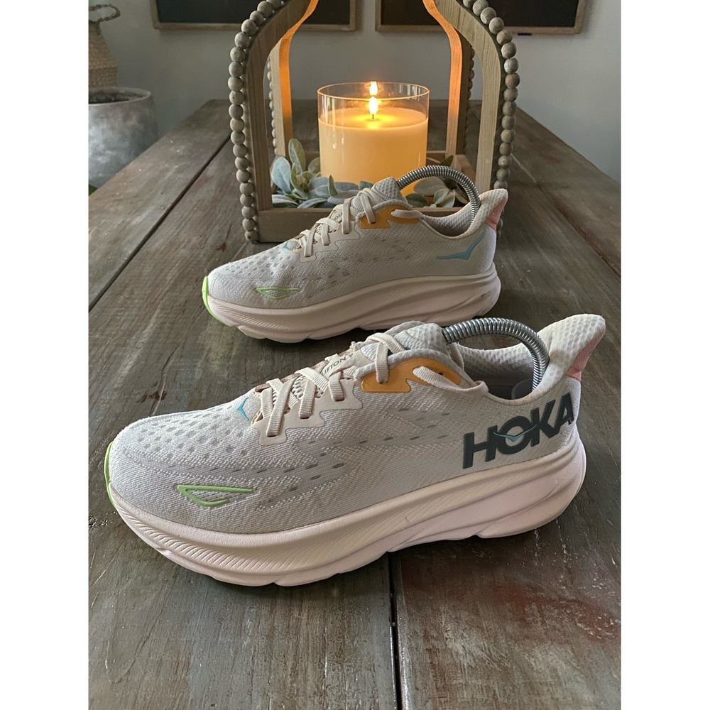 Hoka Clifton 9 Walking Running Sneakers Athletic Shoe 8.5D Wide Vanilla Astral